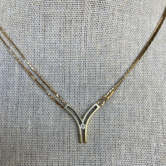14K Jose Hess 14K Yellow gold Necklace 7 Grams with Diamond